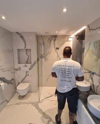 Marmer badkamer renovatie Vlogger Nesim